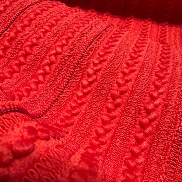 5/$20 H&M Stretchy Ribbed Pleated Skirt - Picture 4 of 6